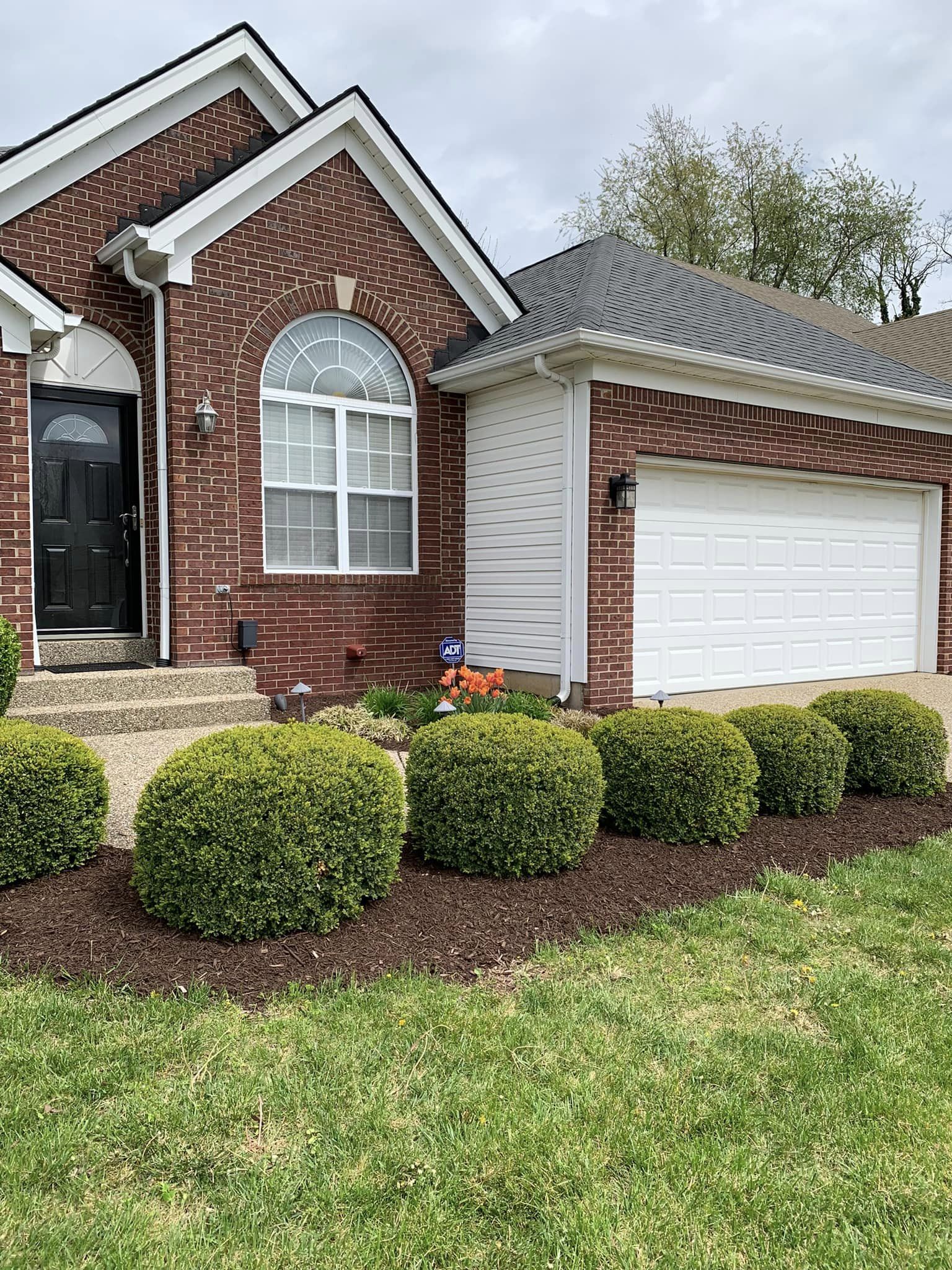 Professional lawn and garden work Louisville